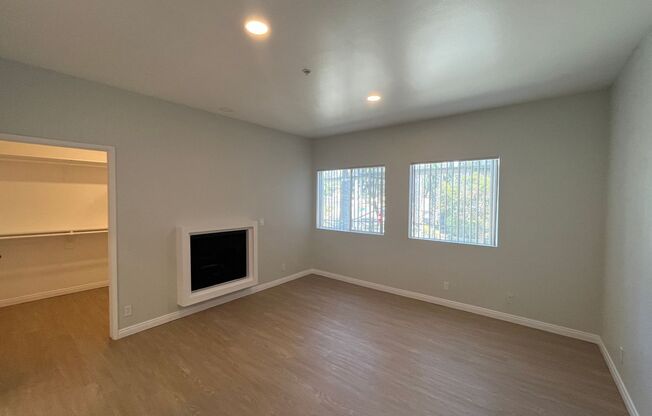 3 beds, 2 baths, 1,250 sqft, $3,198, Unit 102