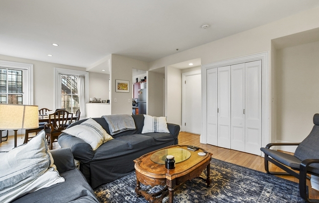 59 E Springfield Street