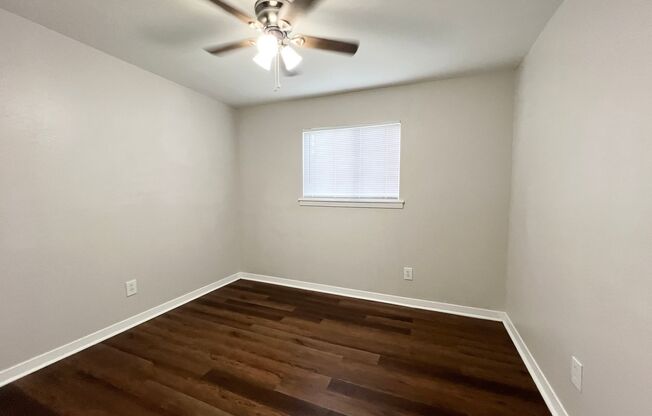 2 beds, 1 bath, $725, Unit KAY0111