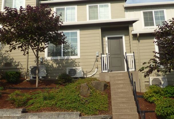 3 beds, 2.5 baths, $2,095