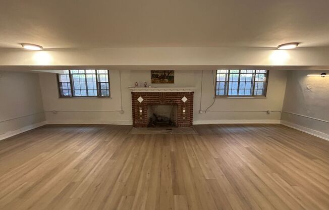 16904 LA Salle Ave
