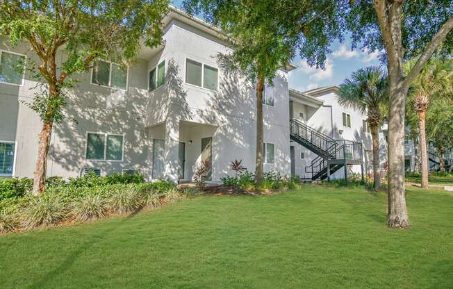 laurel at altamonte building exterior