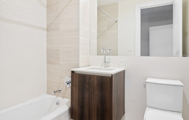 1 bed, 1 bath, $4,300, Unit 4E