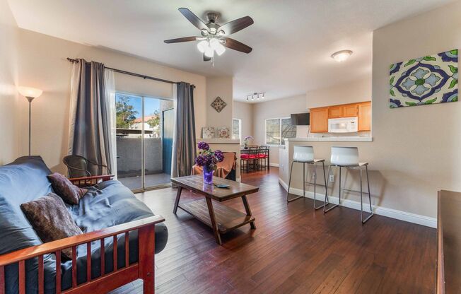 Cute Centralized Finished Condo!