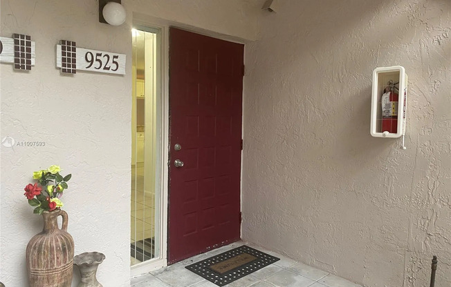 9525 SW 138 PL