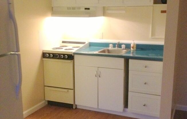 1 bed, 1 bath, 500 sqft, $1,545, Unit 11