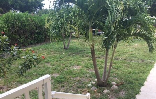 805 NE 138TH ST #805 NORTH MIAMI, FL 33161