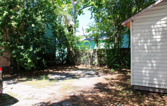 2 bed / 1.5 bath on Rutledge St.