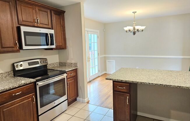3 Bedroom 1.5 Ba Brick Rancher Near I-64