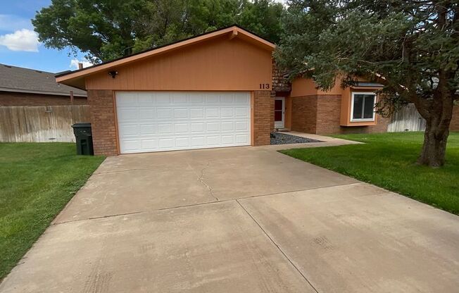 Spacious 2 bedroom home in the Mesa school district!