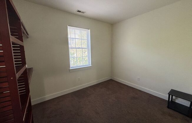 3 beds, 3 baths, 823 sqft, $1,895, Unit Unit 21