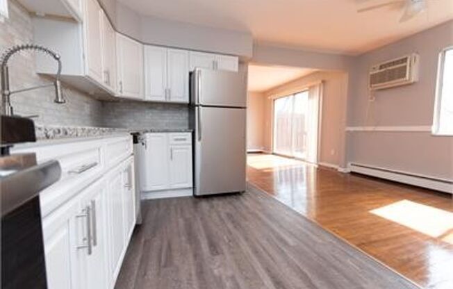 2 beds, 1 bath, 900 sqft, $1,395, Unit 3