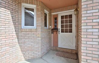 4 beds, 3 baths, $2,600, Unit # 26