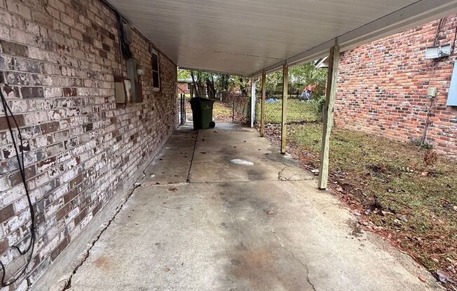 ** 3 Bed 2 Bath located off Virginia Loop ** Call 334-366-9198 to schedule a self tour