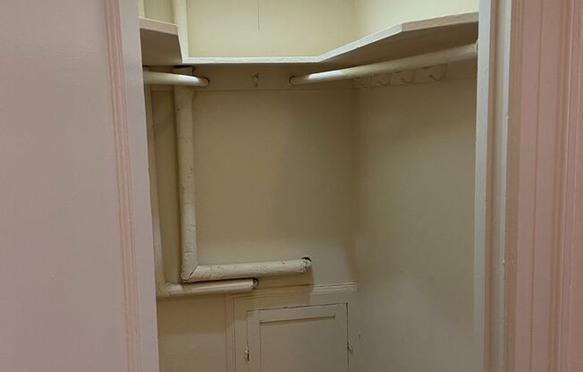 1 bed, 1 bath, 550 sqft, $1,325, Unit 208