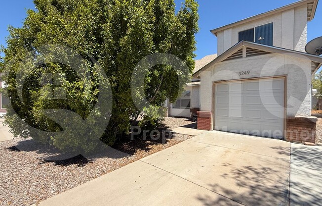 3249 N ASH CIR