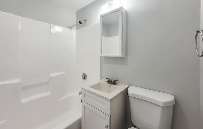 3 beds, 1 bath, 868 sqft, $3,050, Unit 1