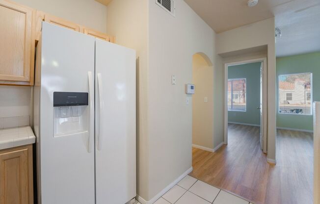 2 beds, 2 baths, $1,600