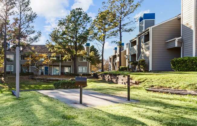 the preserve at ballantyne commons apartments courtyard and apartment buildings