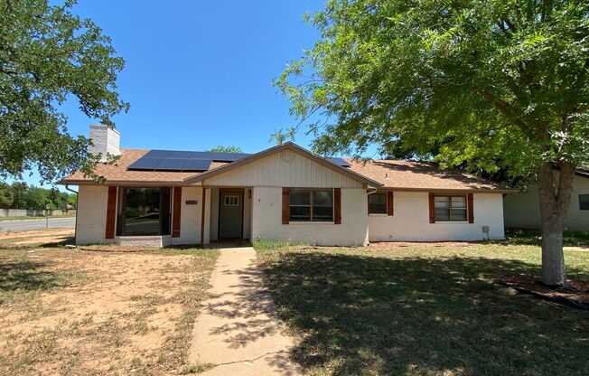 Spacious and Stunning Home with Solar Panels – Your Dream Property AWAITS!