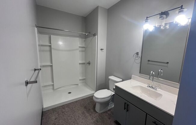 Studio, 1 bath, 472 sqft, $1,800, Unit 410