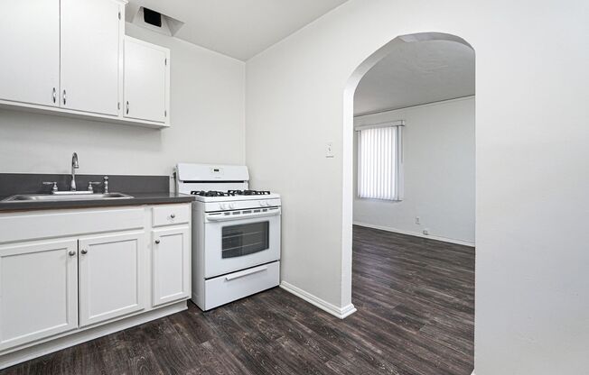 1 bed, 1 bath, $1,725, Unit 10