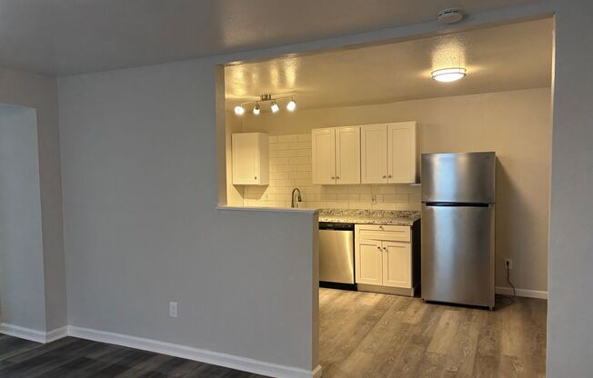 2 beds, 1 bath, 800 sqft, $810, Unit 34