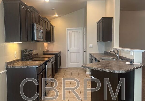 4 beds, 2 baths, 1,922 sqft, $1,875