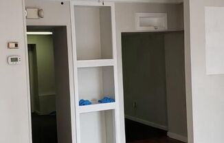 Studio, , $950, Unit BRIGHT 8 - STORE FRONT