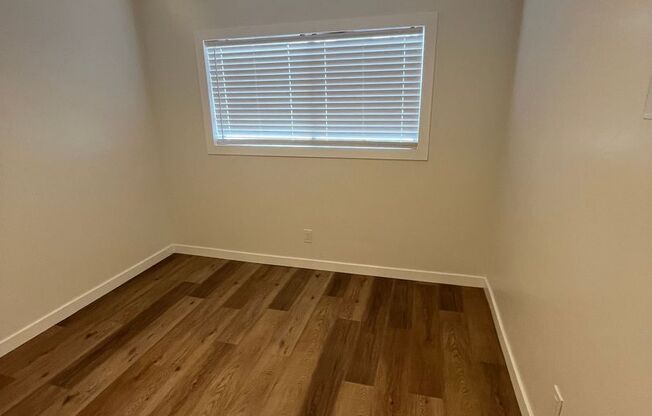 425-431 N. Holliston