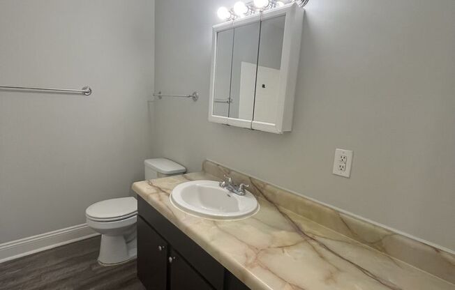 2 beds, 1 bath, 775 sqft, $905, Unit 354B