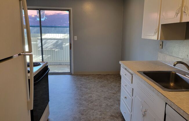 2 beds, 1 bath, $1,545, Unit Unit 3