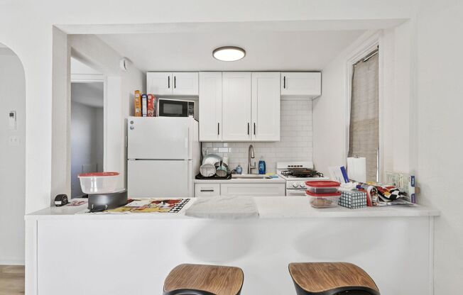 1 bed, 1 bath, 620 sqft, $995, Unit 126