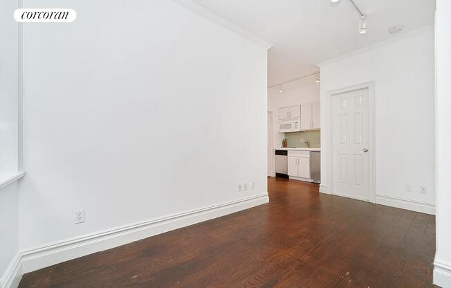 102 GREENWICH AVE
