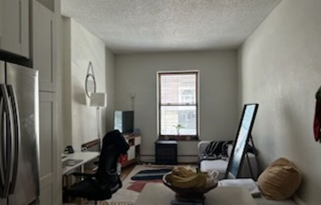 1 bed, 1 bath, $1,050