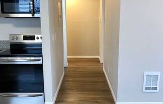 1 bed, 1 bath, 551 sqft, $1,395, Unit 610