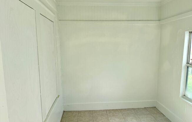 Affordable 2/1 located in St. Pete!