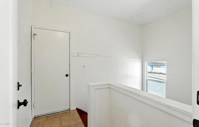5137 E 6 ST