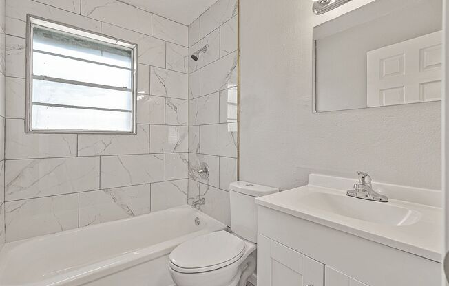 2 beds, 1 bath, 850 sqft, $850, Unit B2