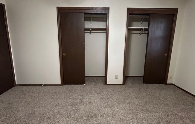 2 beds, 1 bath, 950 sqft, $875, Unit #7