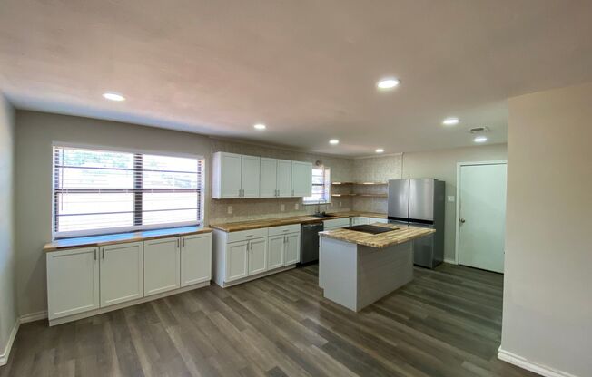 Spacious and Stunning Home with Solar Panels – Your Dream Property AWAITS!