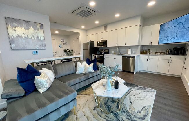 1 bed, 1 bath, 453 sqft, $3,055, Unit 410-705