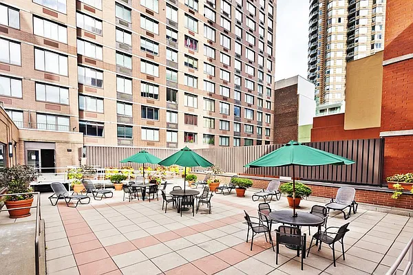 Studio, 1 bath, $4,900, Unit 33H