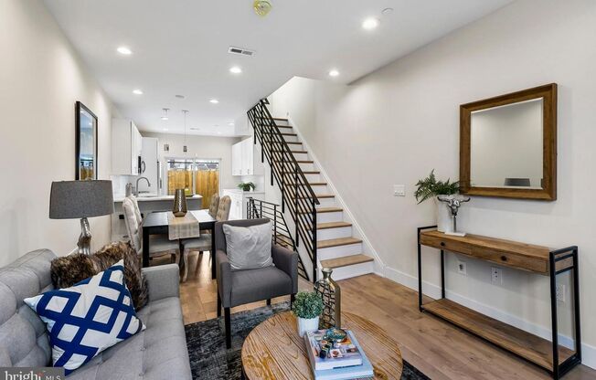 Four Bed West Kensington Townhome