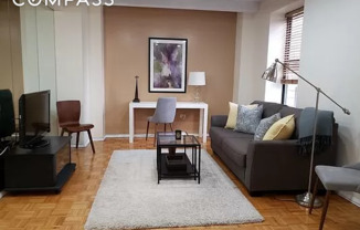 1 bed, 1 bath, 650 sqft, $3,850, Unit 1909