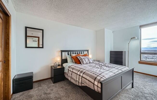 Downtown Denver Furnished 1 BDR w/ Rooftop Pool