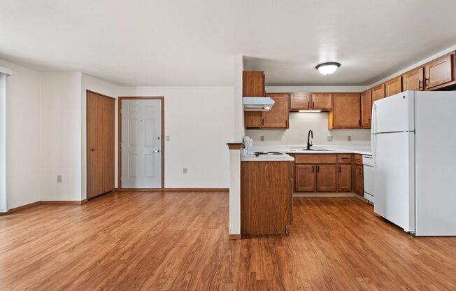 2 beds, 1 bath, 800 sqft, $1,099