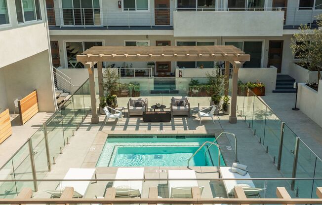2 beds, 2 baths, 880 sqft, $3,995, Unit O
