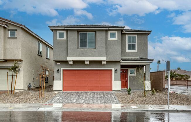 Beautiful 5 Bed / 3 Bath Home Near Everything!