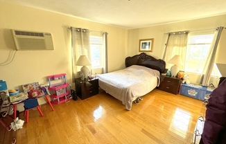 1 bed, 1.5 baths, $2,400, Unit 4D